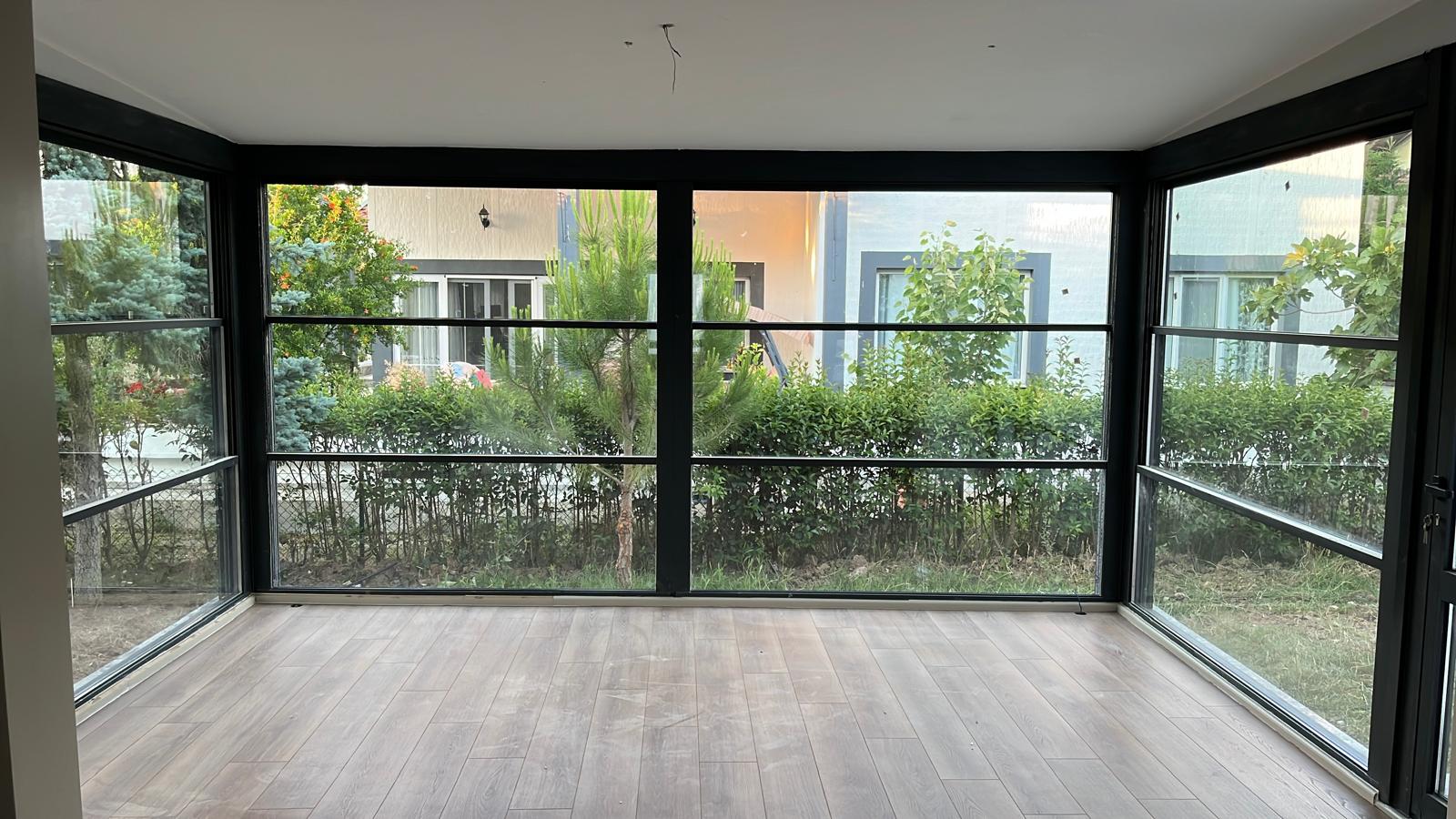 Kış Bahçesi Ve Giyotin 25